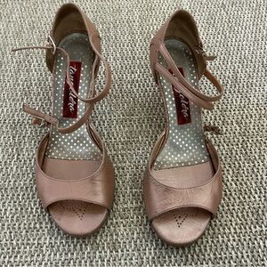 Argentine tango dance shoes